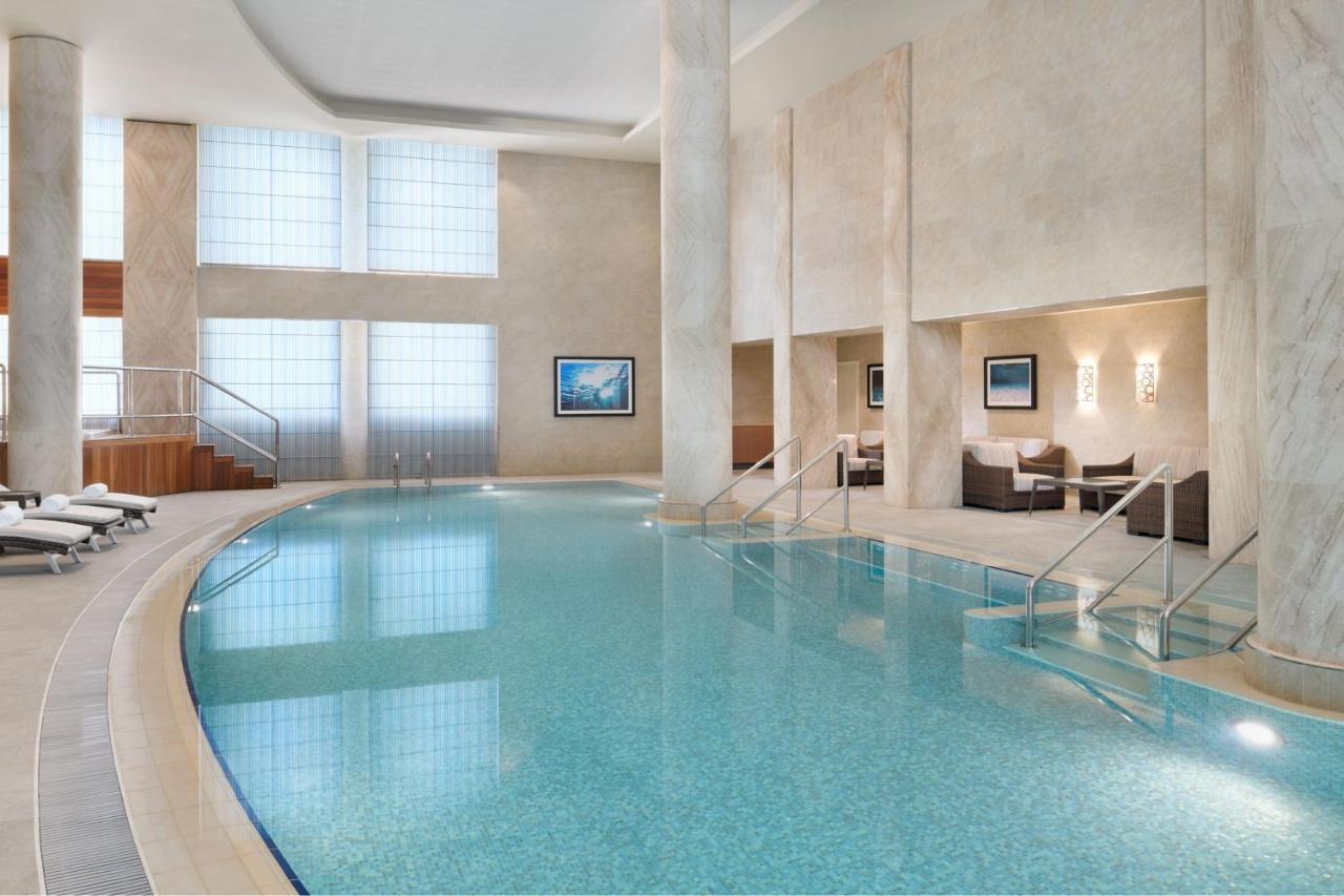 Marriott Executive Apartments الخبر المظهر الخارجي الصورة The pool at the spa