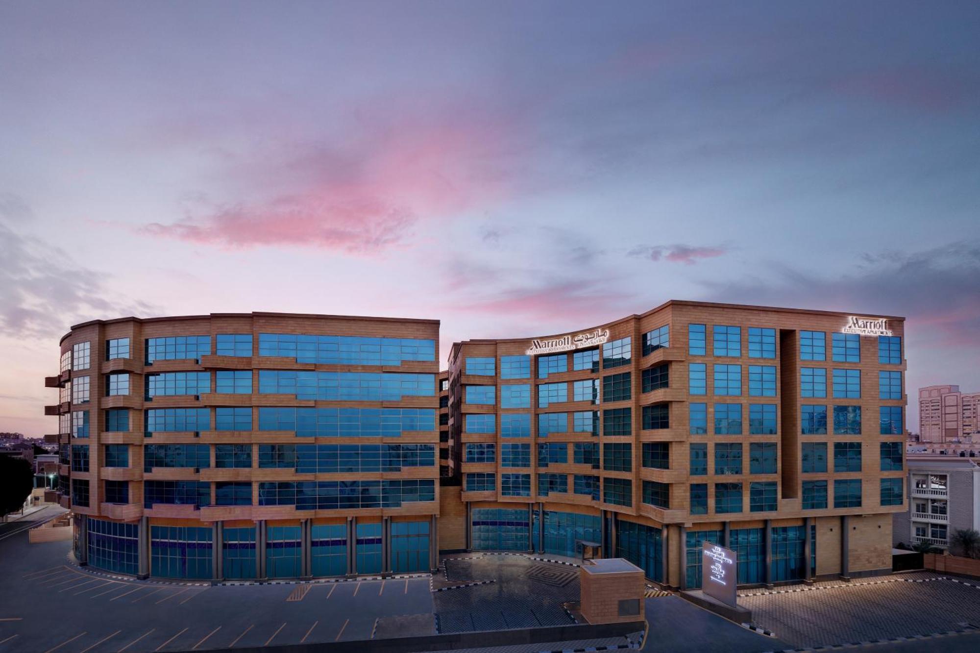 Marriott Executive Apartments الخبر المظهر الخارجي الصورة The hotel in 2012